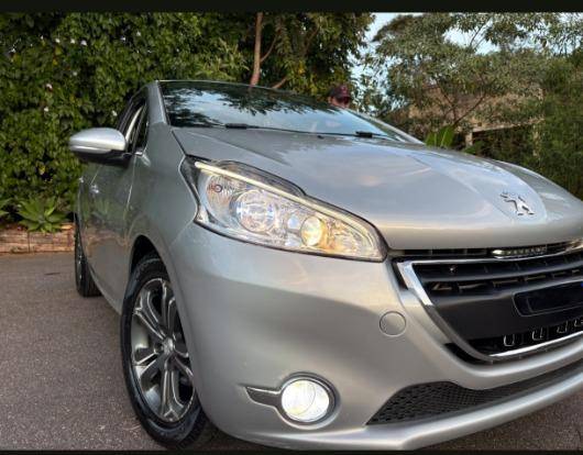 PEUGEOT 208 1.6 GRIFFE 16V FLEX 4P AUTOMÁTICO PEUGEOT 208 1.6 GRIFFE 16V FLEX 4P AUTOMÁTICO